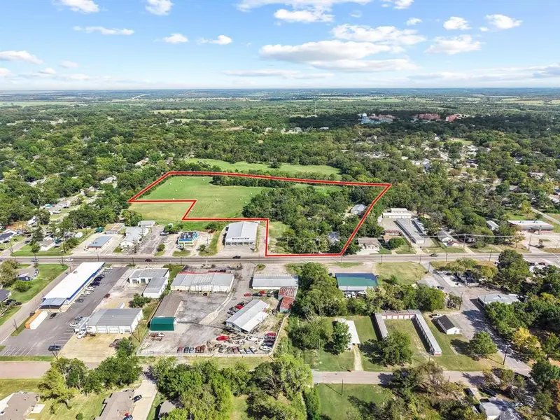 1604 N Center, Bonham, TX 75418