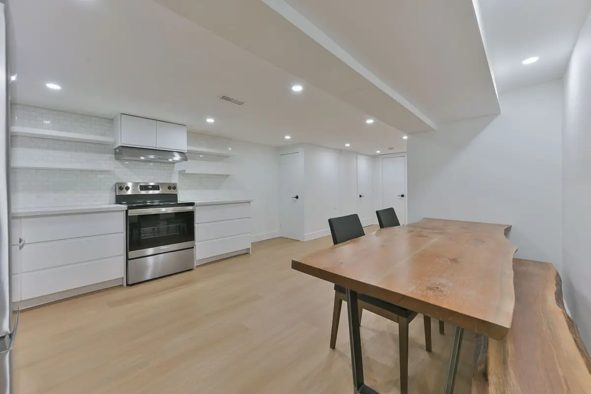 Toronto C01, ON M6J 2H9,25 Palmerston AVE #Bsmt