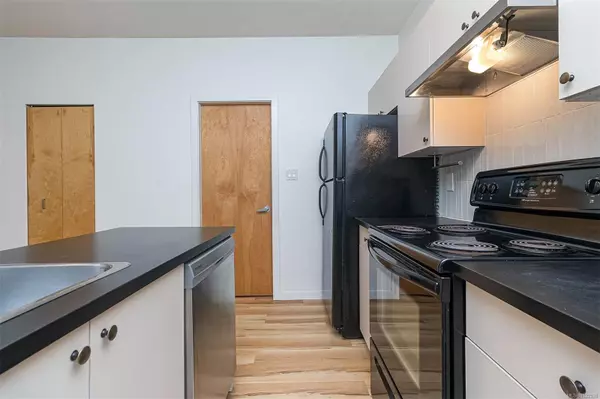 Victoria, BC V8W 0A2,848 Mason St #205