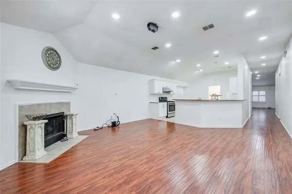 Grand Prairie, TX 75052,939 Wood Brook Drive