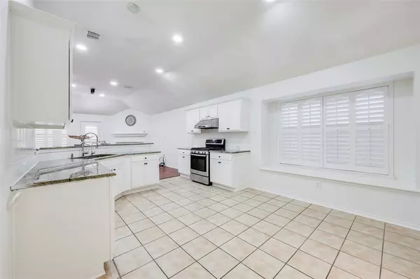 Grand Prairie, TX 75052,939 Wood Brook Drive