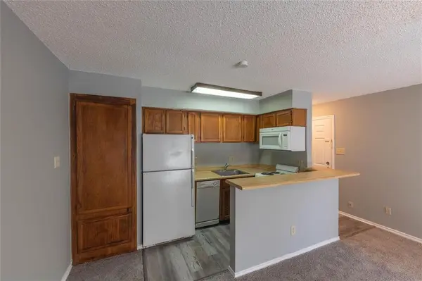 Dallas, TX 75243,9805 Walnut Street #305 C