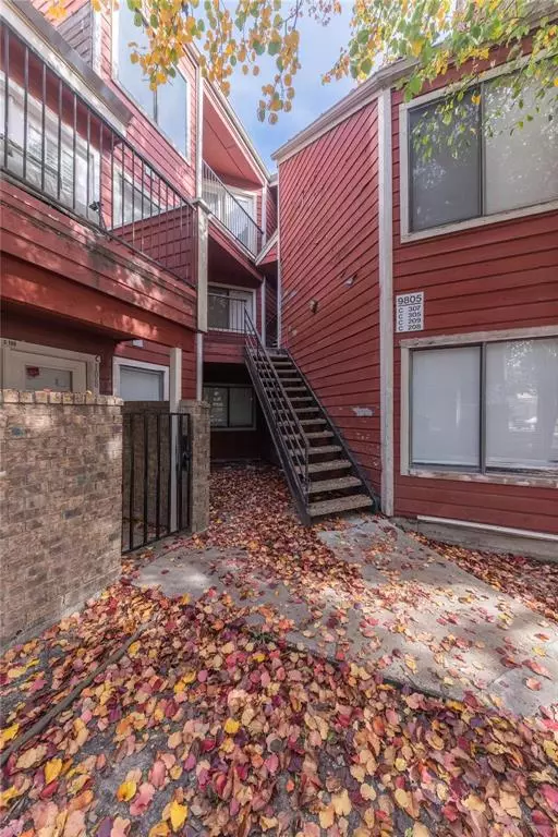 Dallas, TX 75243,9805 Walnut Street #305 C