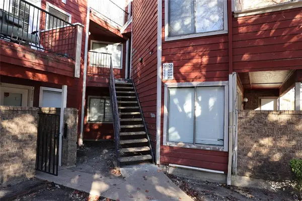 Dallas, TX 75243,9805 Walnut Street #305 C