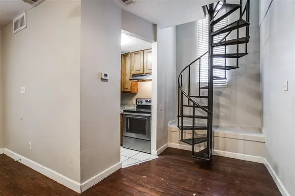 Dallas, TX 75206,5114 Bryan Street #4