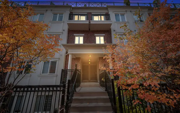 Toronto C07, ON M2R 0A5,15 Coneflower CRES #240