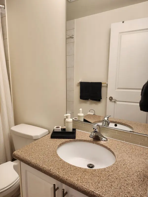 Toronto C13, ON M3C 0J4,135 Wynford DR ##806