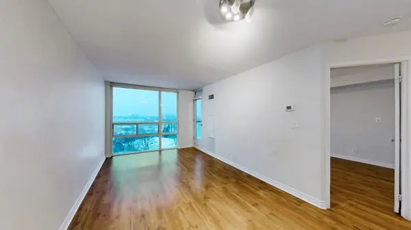 Toronto E09, ON M1H 0A1,68 Grangeway AVE #1107