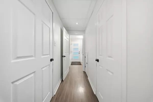 Clarington, ON L1C 3N3,72 Martin RD #9