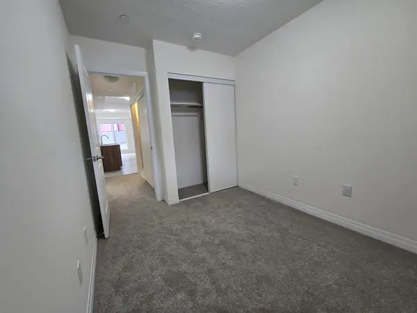 Toronto E11, ON M1B 0E8,35 Priya LN #13