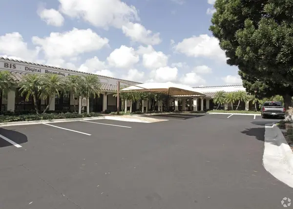 1350 NE 56th St, Fort Lauderdale, FL 33334