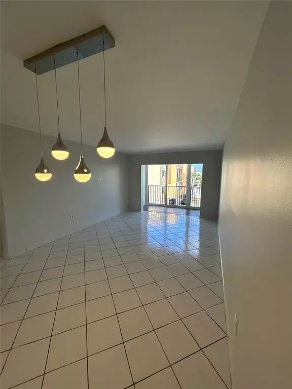 Hialeah, FL 33012,1855 W 60th St #325