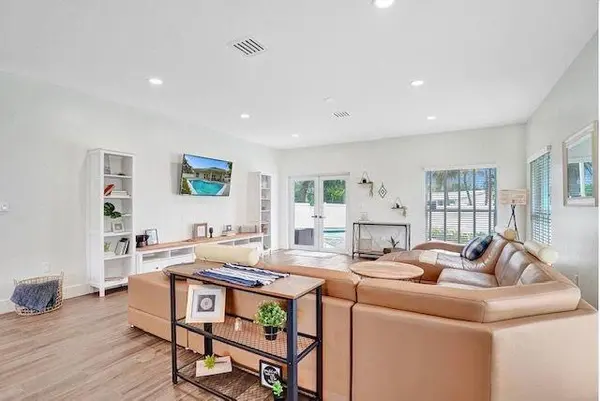 Lighthouse Point, FL 33064,2622 NE 27th Ave