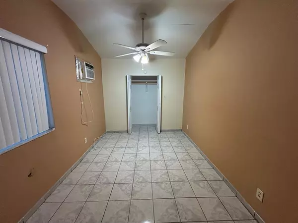 Hollywood, FL 33020,1917 Coolidge St