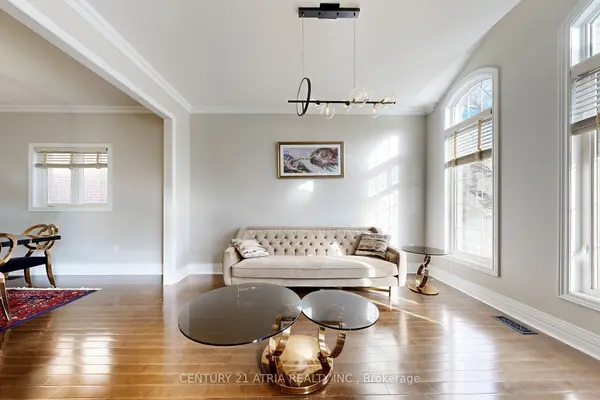 Newmarket, ON L3X 3K6,490 Kwapis BLVD