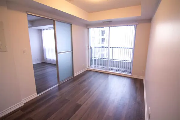 Richmond Hill, ON L4C 0T3,18 Harding BLVD #716