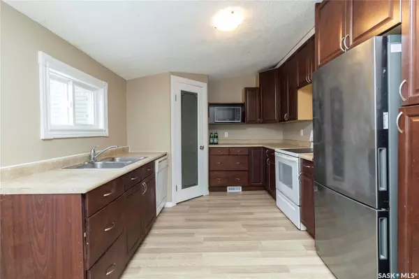 Saskatoon, SK S7M 3A1,325 S AVENUE S