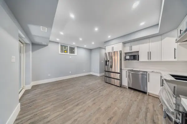 Toronto W03, ON M6N 1T3,82 Pritchard AVE #3