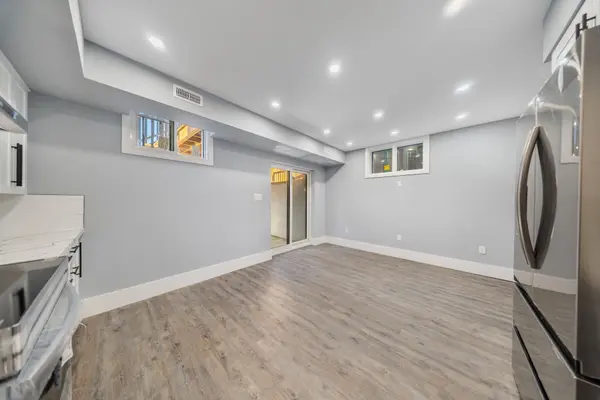 Toronto W03, ON M6N 1T3,82 Pritchard AVE #3