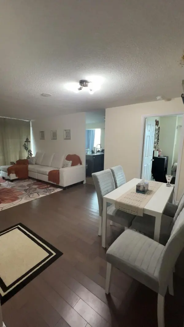 Mississauga, ON L5B 0C8,335 Rathburn RD #1705