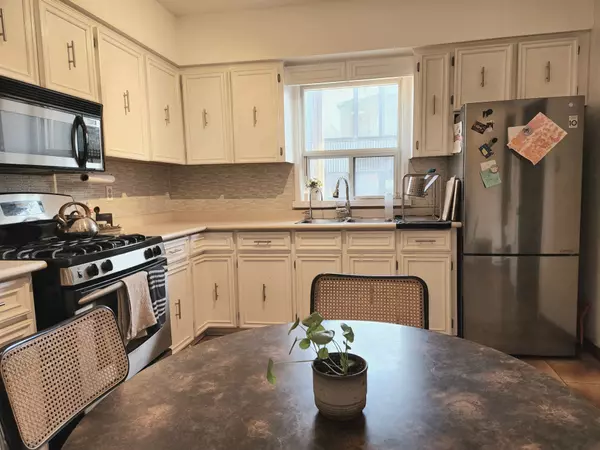 Toronto W02, ON M6H 1W9,119 Hallam ST