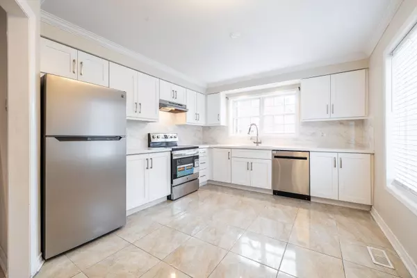 Mississauga, ON L5N 7T4,6860 Meadowvale Town Centre CIR #8