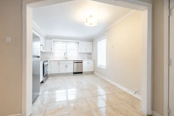 Mississauga, ON L5N 7T4,6860 Meadowvale Town Centre CIR #8