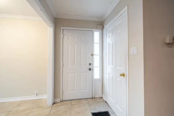 Mississauga, ON L5N 7T4,6860 Meadowvale Town Centre CIR #8