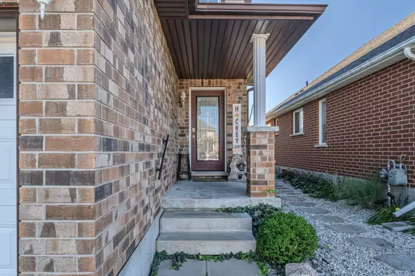 Woodstock, ON N4T 0J3,1384 Caen AVE
