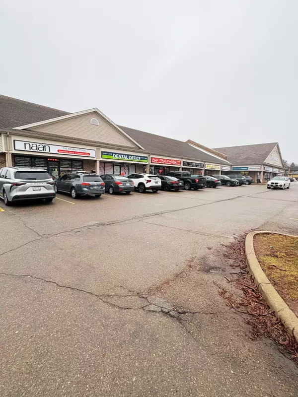 Niagara Falls, ON L2H 1H3,8123 LUNDY'S LN #10&11