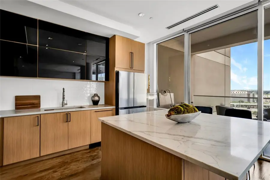 2408 Victory Park Lane #832, Dallas, TX 75219