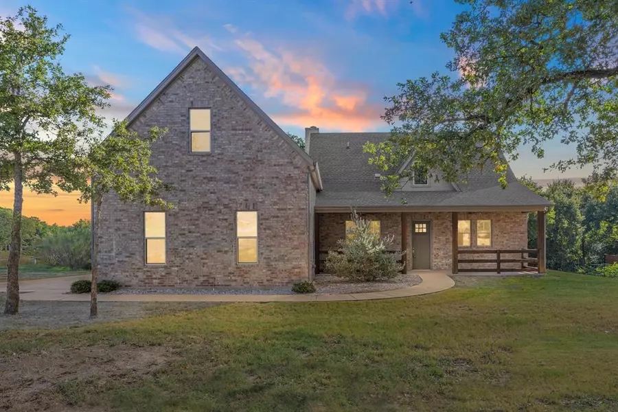 516 Lydia Lane, Granbury, TX 76049