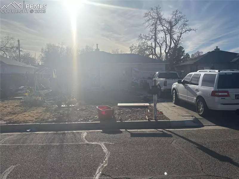 924 W Adams AVE, Pueblo, CO 81004