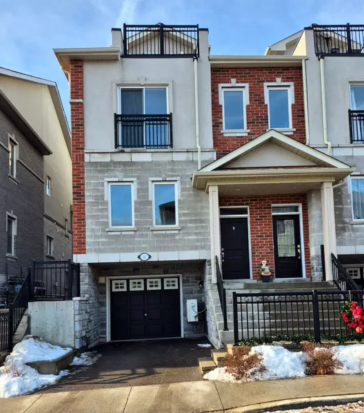 12 Dunsley WAY, Whitby, ON L1N 0L5