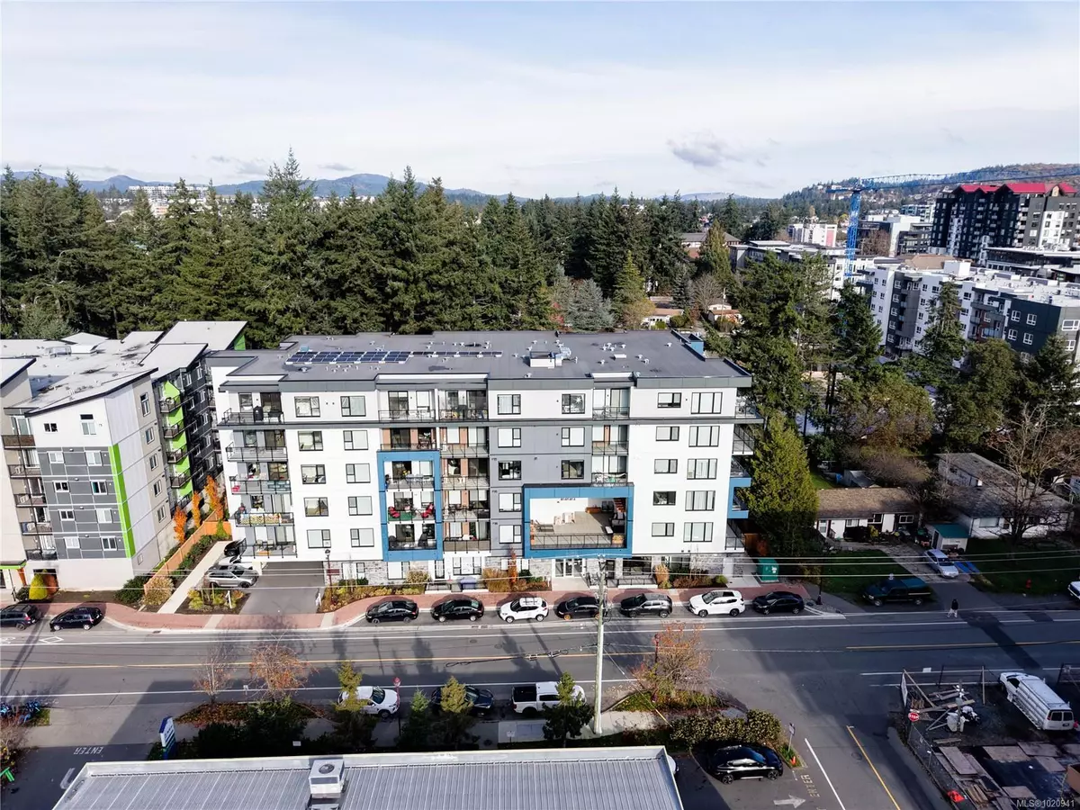 Langford, BC V9B 2T8,842 Orono Ave #403