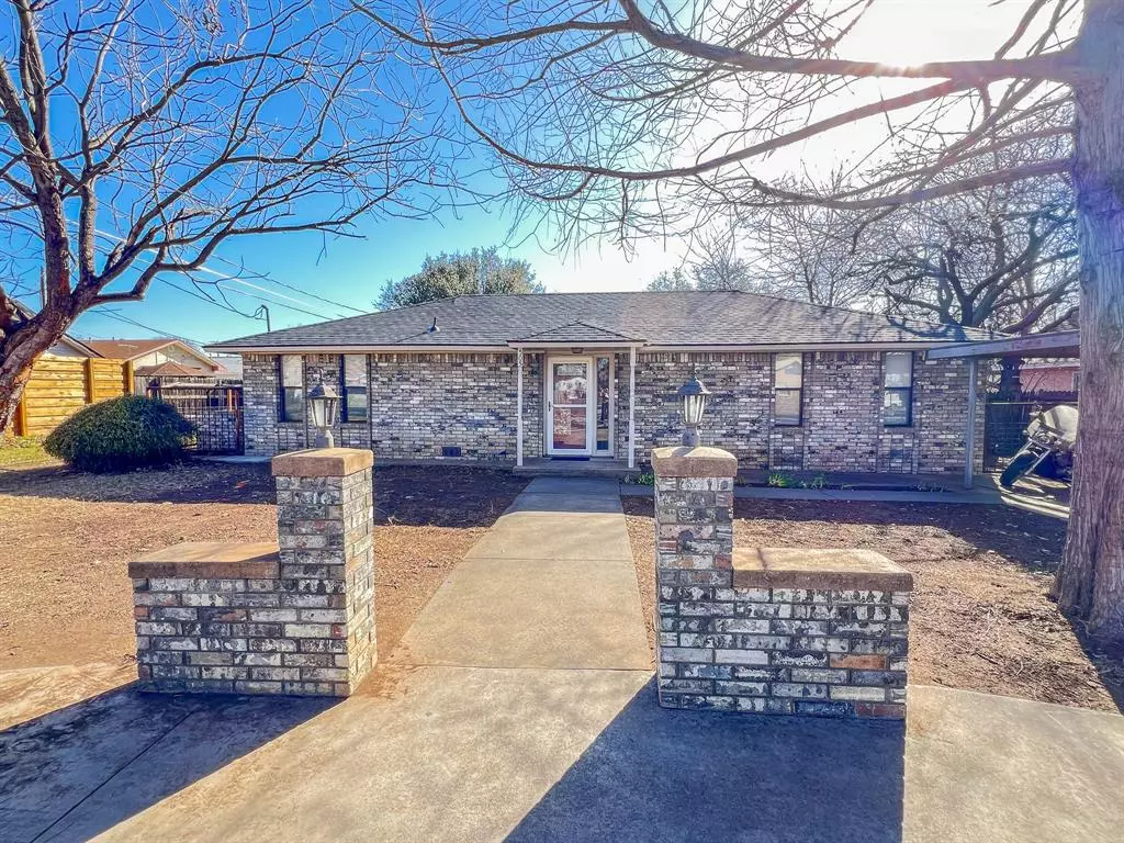 Iowa Park, TX 76367,505 N Yosemite