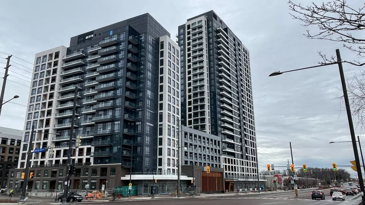 Vaughan, ON L4J 0B8,7950 Bathurst ST #B-208