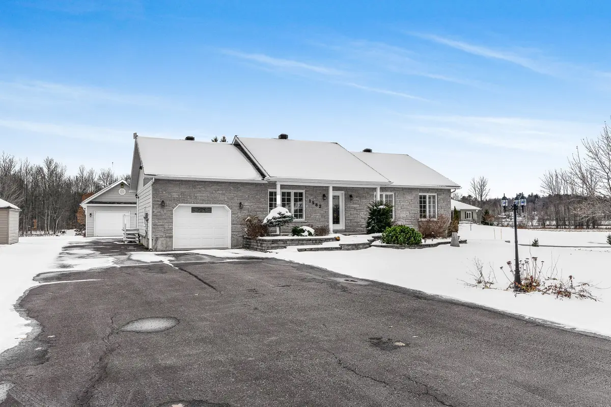 Champlain, ON K6A 2R2,1582 Sandy Hill RD