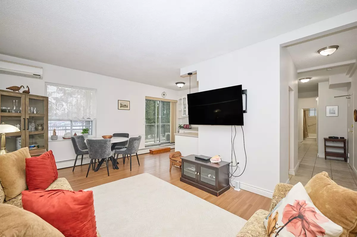 Niagara Falls, ON L2J 1H1,6390 Huggins ST #101