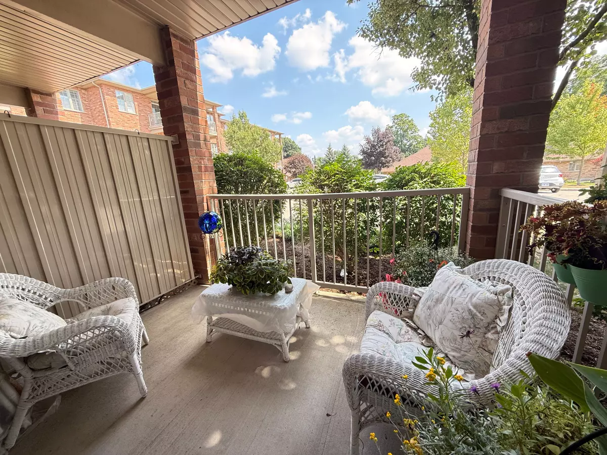 Centre Wellington, ON N0B 1S0,20 Station SQ #103