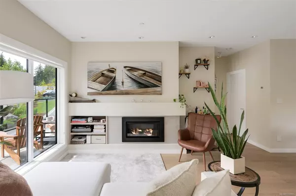 Langford, BC V9B 0V5,1454 Bear Mountain Pkwy #104