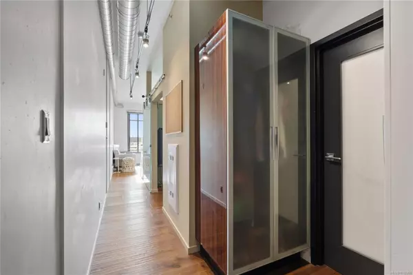 Victoria, BC V8V 0C9,1029 View St #526