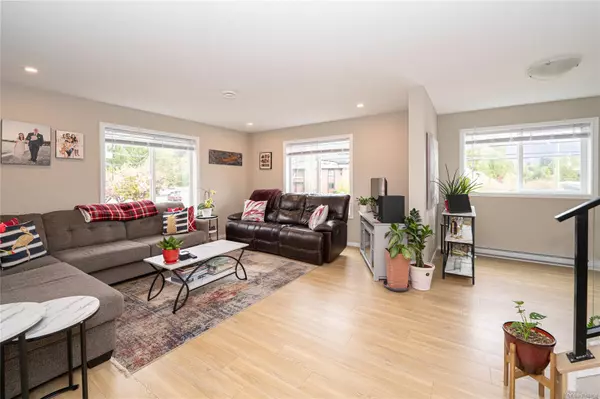 Lake Cowichan, BC V0R 2G1,50 King George St N #1