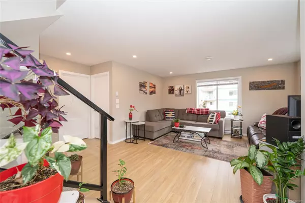 Lake Cowichan, BC V0R 2G1,50 King George St N #1