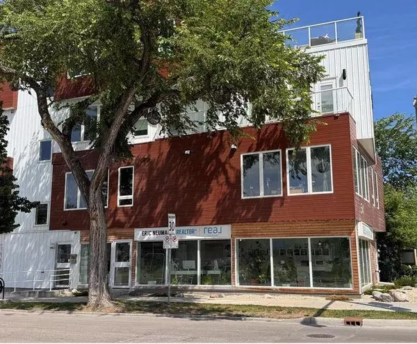 Winnipeg, MB R3G 1L2,54 Maryland ST