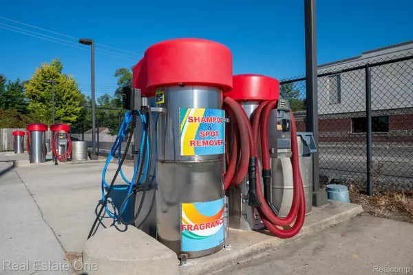 12700 Allen RD, Taylor, MI 48180