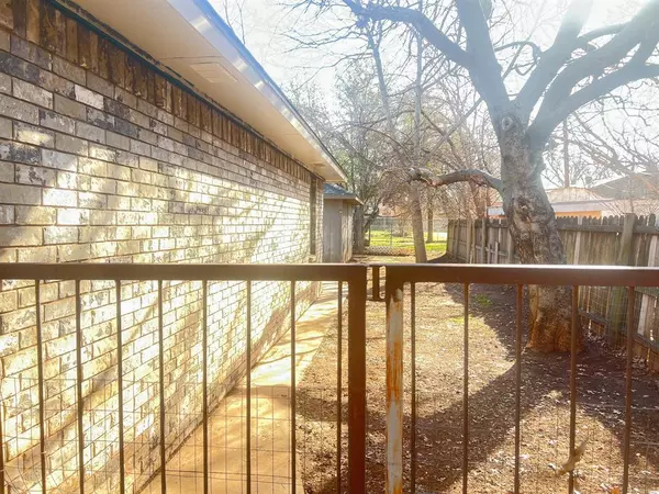 Iowa Park, TX 76367,505 N Yosemite