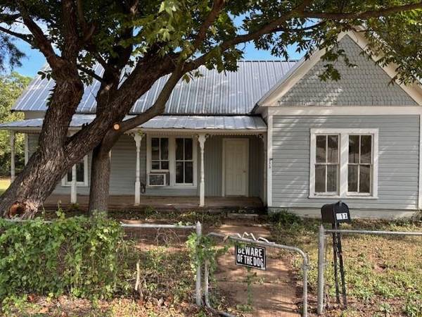 811 W 8th Street, Cisco, TX 76437