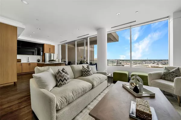 Dallas, TX 75219,2408 Victory Park Lane #832