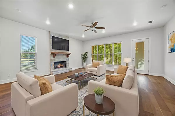 Granbury, TX 76049,516 Lydia Lane